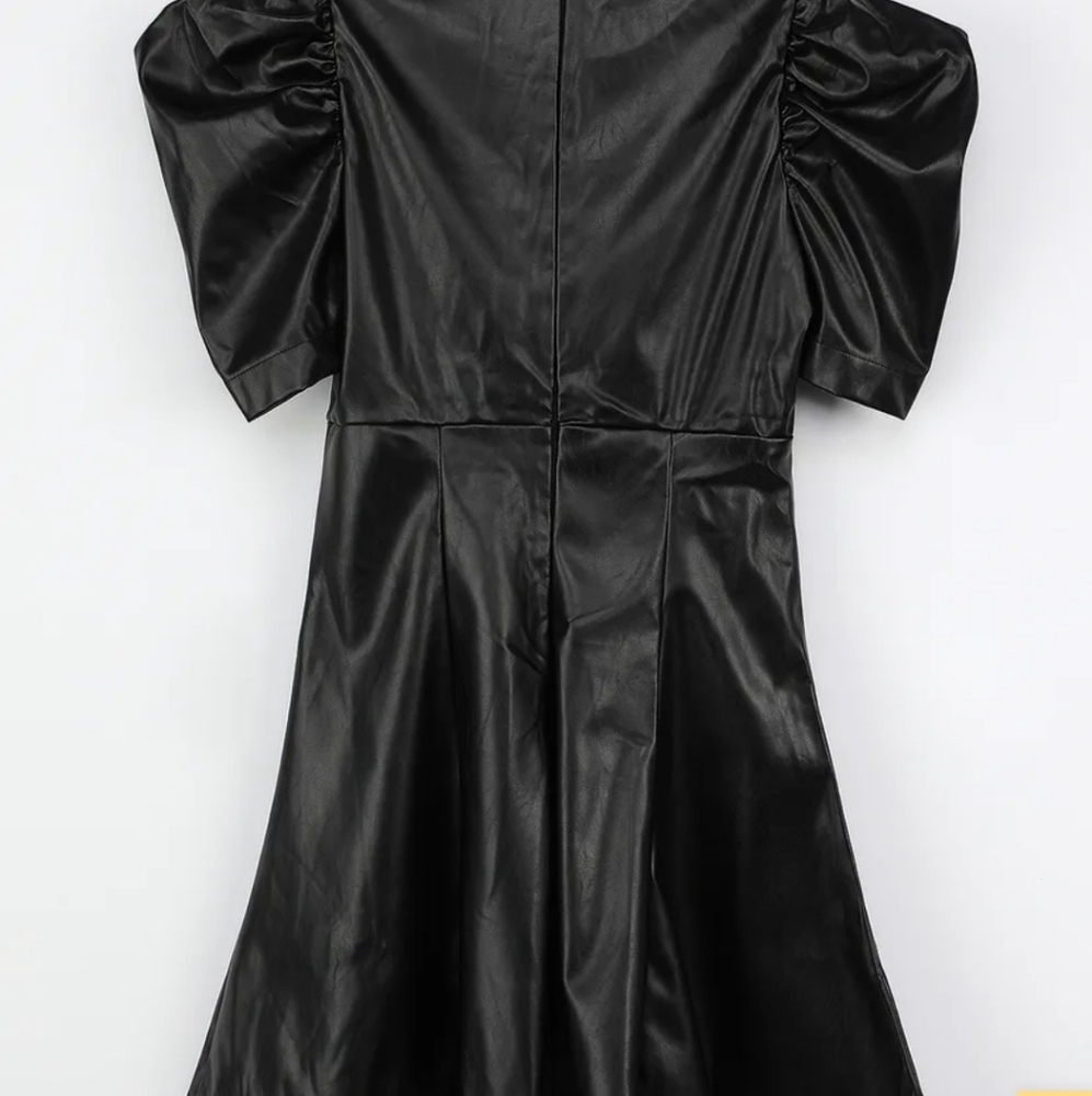 🎉HP🎉💥NWT Vegan leather puff sleeve mini dress - Picture 2 of 4